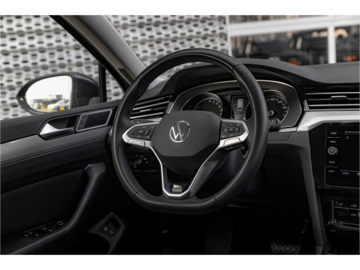 Volkswagen Passat Variant 1.4 TSI PHEV GTE Business | Winterpakket | Carplay | Camera ActivLease financial lease