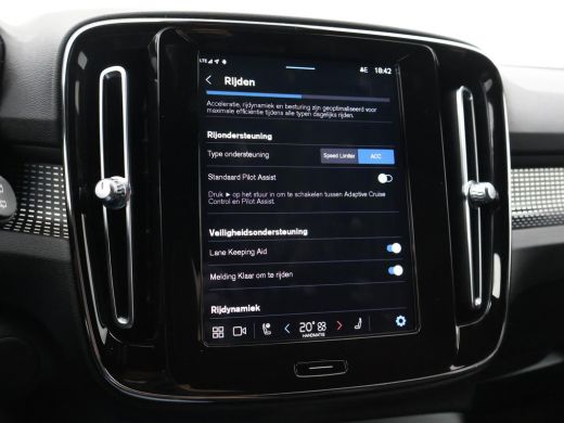 Volvo  XC40 RECHARGE PLUS + WEGKL. TREKHAAK | 20 INCH LMV | STUURVERW. | CAMERA ActivLease financial lease