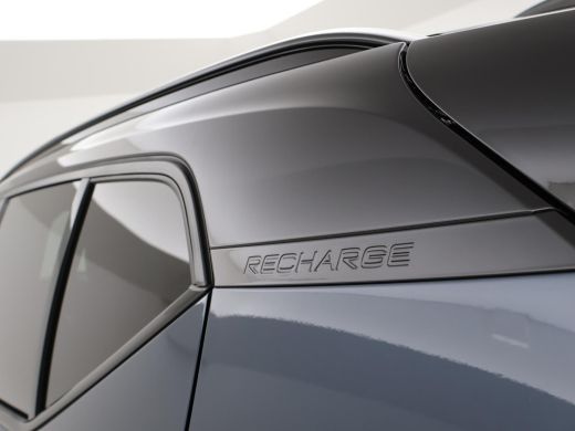 Volvo  XC40 RECHARGE PLUS + WEGKL. TREKHAAK | 20 INCH LMV | STUURVERW. | CAMERA ActivLease financial lease