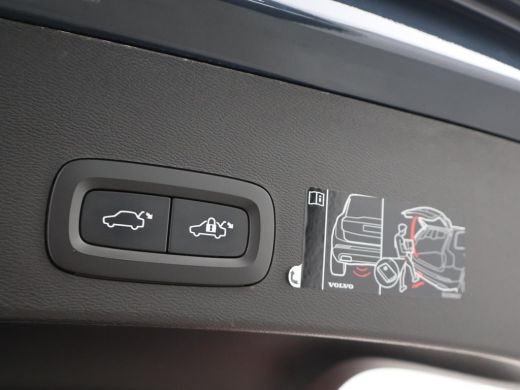 Volvo  XC40 RECHARGE PLUS + WEGKL. TREKHAAK | 20 INCH LMV | STUURVERW. | CAMERA ActivLease financial lease