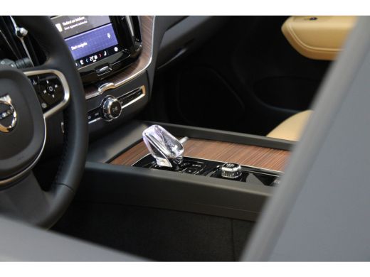 Volvo  XC60 Volvo T6 350PK AWD Ultra Dark | Full Option! | Luchtvering | B&W Audio | Massage | 22'' | 360º view ActivLease financial lease
