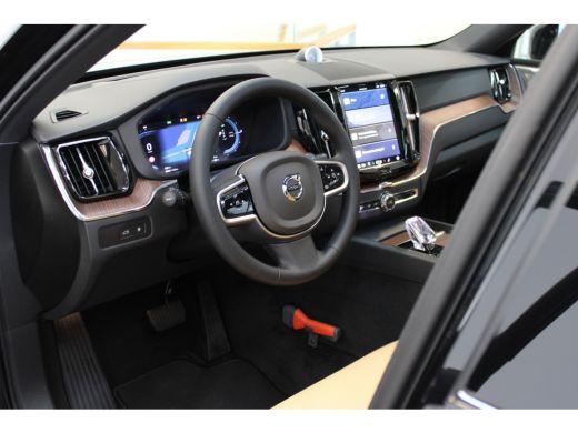 Volvo  XC60 Volvo T6 350PK AWD Ultra Dark | Full Option! | Luchtvering | B&W Audio | Massage | 22'' | 360º view ActivLease financial lease