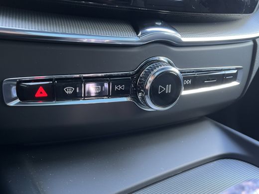 Volvo  XC60 Volvo T8 AWD Ultra Dark Heico | Heico actief uitlaatsysteem | Bowers & Wilkins | Gelaagd Glas | L... ActivLease financial lease