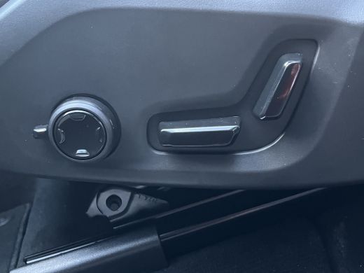 Volvo  XC60 Volvo T8 AWD Ultra Dark Heico | Heico actief uitlaatsysteem | Bowers & Wilkins | Gelaagd Glas | L... ActivLease financial lease