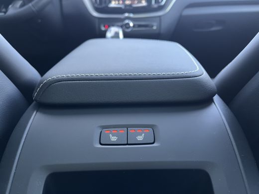 Volvo  XC60 Volvo T8 AWD Ultra Dark Heico | Heico actief uitlaatsysteem | Bowers & Wilkins | Gelaagd Glas | L... ActivLease financial lease