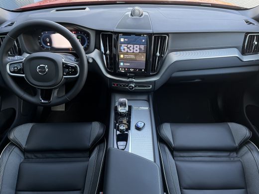 Volvo  XC60 Volvo T8 AWD Ultra Dark Heico | Heico actief uitlaatsysteem | Bowers & Wilkins | Gelaagd Glas | L... ActivLease financial lease