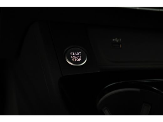 Audi A4 Avant 35 TDI Business Edition Automaat, Leer, Panorama, climate, ActivLease financial lease