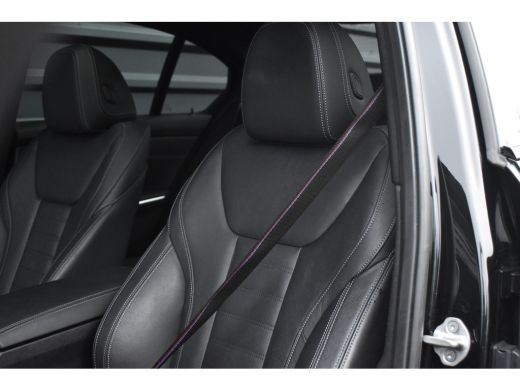 BMW 3 Serie High Executive M Sport Shadow | Schuif/Kanteldak | Laser Light | Head-Up | CarPlay | 19'' Velgen ... ActivLease financial lease