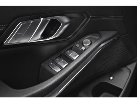 BMW 3 Serie High Executive M Sport Shadow | Schuif/Kanteldak | Laser Light | Head-Up | CarPlay | 19'' Velgen ... ActivLease financial lease