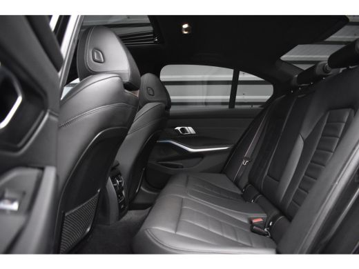 BMW 3 Serie High Executive M Sport Shadow | Schuif/Kanteldak | Laser Light | Head-Up | CarPlay | 19'' Velgen ... ActivLease financial lease