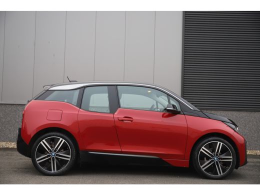 BMW i3 Executive 120Ah 42 kWh/Carplay/W-pomp/Camera/3-fase/20"/Led ActivLease financial lease