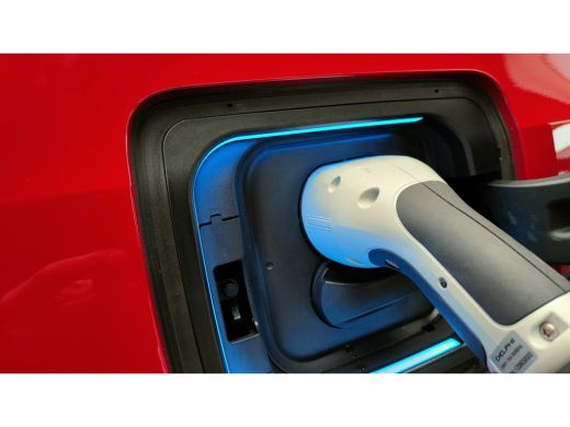 BMW i3 Executive 120Ah 42 kWh/Carplay/W-pomp/Camera/3-fase/20"/Led ActivLease financial lease