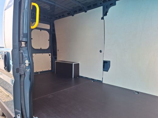 Fiat Ducato 2.2 MultiJet 140 pk S&S L3H2 3.3t | € 10.360,- Voorraad Voordeel | 3,9% Financial Lease | Navigat... ActivLease financial lease