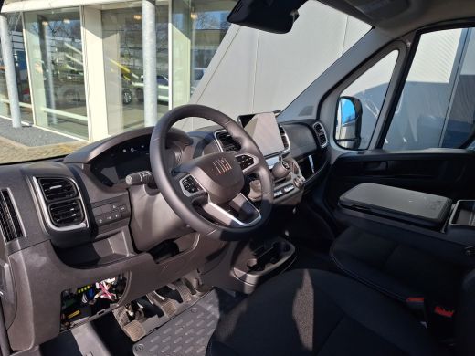 Fiat Ducato 2.2 MultiJet 140 pk S&S L3H2 3.3t | € 10.360,- Voorraad Voordeel | 3,9% Financial Lease | Navigat... ActivLease financial lease