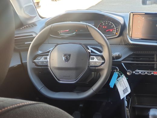Peugeot 208 1.2 PureTech 75 5MT Style | Dashboard en deurpanelen in kunststof met carboneffect | Elektrisch v... ActivLease financial lease