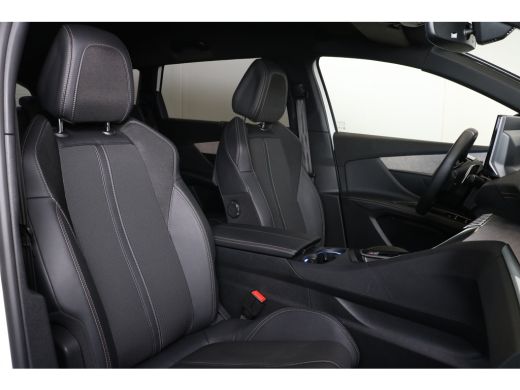 Peugeot 5008 Peugeot 1.2 Hybrid GT Automaat 136 | Navi | Camera | 7-zits | Keyless Entry | Parkeersensoren V+A... ActivLease financial lease