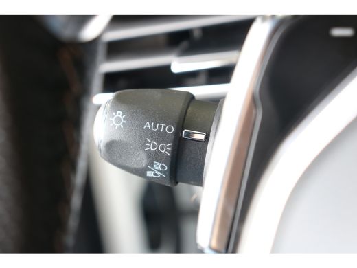 Peugeot 5008 Peugeot 1.2 Hybrid GT Automaat 136 | Navi | Camera | 7-zits | Keyless Entry | Parkeersensoren V+A... ActivLease financial lease