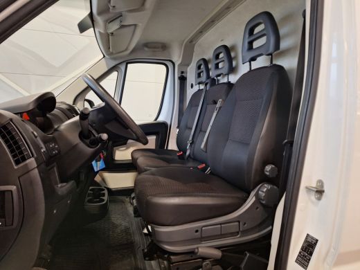 Peugeot Boxer 330 2.0 BlueHDI 130 L2H2 Premium Pack | Imperiaal | LED dagrijverlichting | Navigatie | Camera | ... ActivLease financial lease