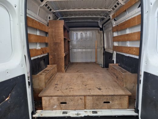 Peugeot Boxer 330 2.0 BlueHDI 130 L2H2 Premium Pack | Imperiaal | LED dagrijverlichting | Navigatie | Camera | ... ActivLease financial lease
