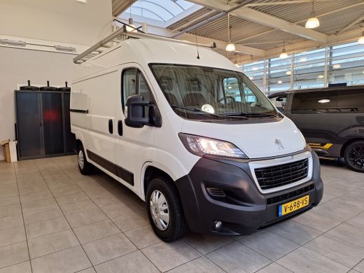 Peugeot Boxer 330 2.0 BlueHDI 130 L2H2 Premium Pack | Imperiaal | LED dagrijverlichting | Navigatie | Camera | ... ActivLease financial lease