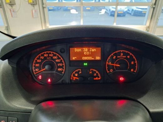 Peugeot Boxer 330 2.0 BlueHDI 130 L2H2 Premium Pack | Imperiaal | LED dagrijverlichting | Navigatie | Camera | ... ActivLease financial lease