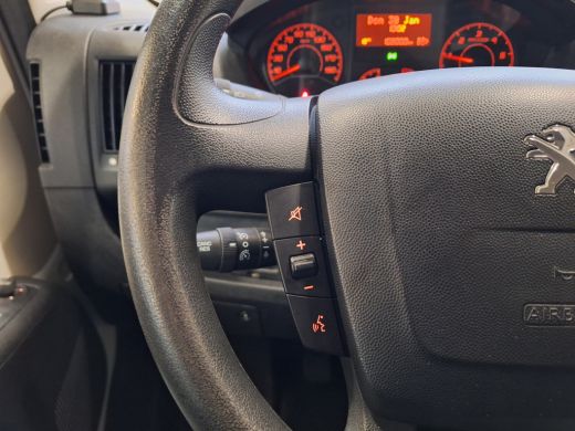 Peugeot Boxer 330 2.2 BlueHDi 140 L2H2 Premium | Imperiaal | LED dagrijverlichting | Navigatie | Camera | Parke... ActivLease financial lease