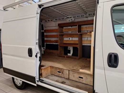Peugeot Boxer 330 2.2 BlueHDi 140 L2H2 Premium | Imperiaal | LED dagrijverlichting | Navigatie | Camera | Parke... ActivLease financial lease