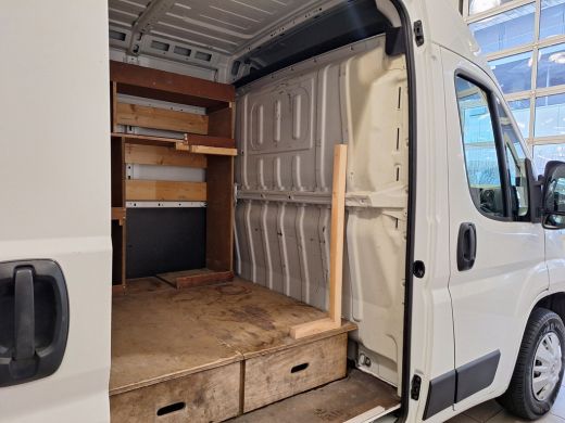 Peugeot Boxer 330 2.2 BlueHDi 140 L2H2 Premium | Imperiaal | LED dagrijverlichting | Navigatie | Camera | Parke... ActivLease financial lease