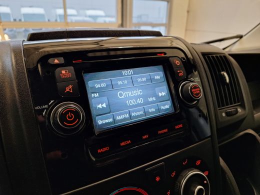Peugeot Boxer 330 2.2 BlueHDi 140 L2H2 Premium | Imperiaal | LED dagrijverlichting | Navigatie | Camera | Parke... ActivLease financial lease