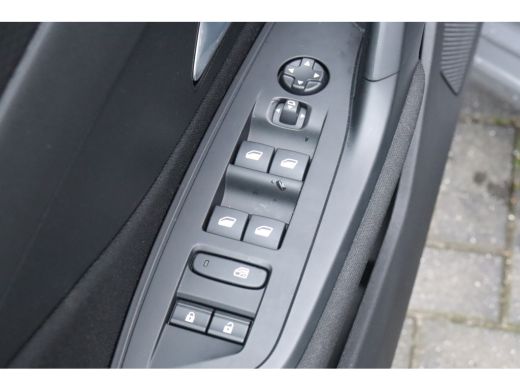 Peugeot e-308 SW SW 54KWH STYLE AUTOMAAT / NAVI / CLIMA / LED / PDC / 17" LMV / KEYLESS / ADAPT. CRUISECONTROL / 1... ActivLease financial lease