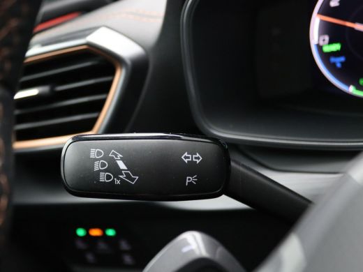 Seat Formentor 1.4 e-Hybrid VZ Performance 245PK DSG keyless, elektr. achterklep, side assist, full led, panoram... ActivLease financial lease