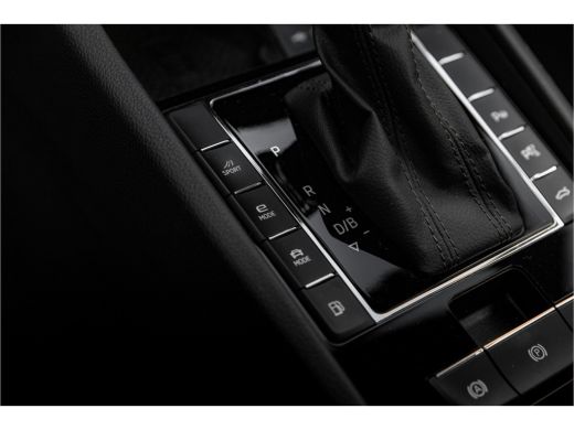 Skoda Superb Combi 1.4 TSI iV 218 pk Laurin & Klement | Leder | Trekhaak | Panoramadak | Full options! ActivLease financial lease