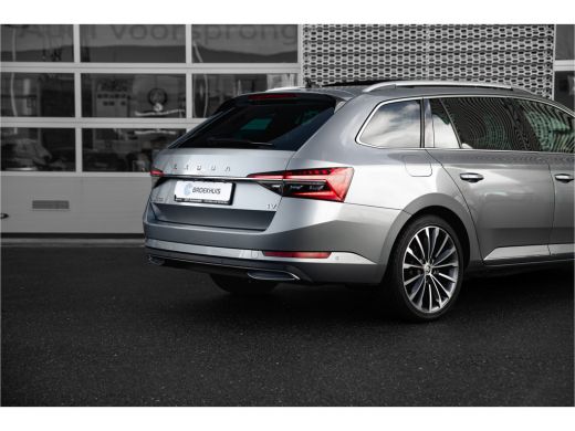 Skoda Superb Combi 1.4 TSI iV 218 pk Laurin & Klement | Leder | Trekhaak | Panoramadak | Full options! ActivLease financial lease
