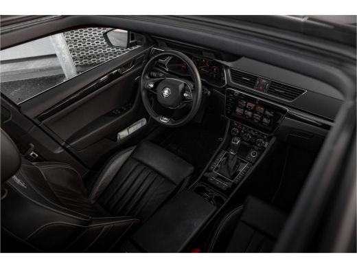 Skoda Superb Combi 1.4 TSI iV 218 pk Laurin & Klement | Leder | Trekhaak | Panoramadak | Full options! ActivLease financial lease