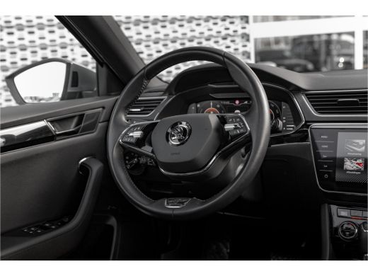 Skoda Superb Combi 1.4 TSI iV 218 pk Laurin & Klement | Leder | Trekhaak | Panoramadak | Full options! ActivLease financial lease