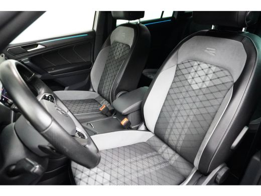 Volkswagen Tiguan 1.4 TSI 245PK DSG-6 eHybrid R-Line | NAVIGATIE | CAMERA | AUTO A. KLEP ActivLease financial lease