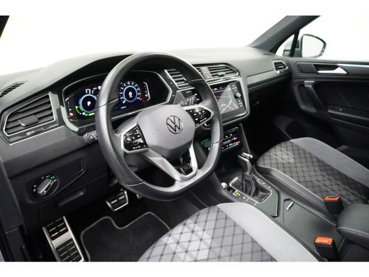 Volkswagen Tiguan 1.4 TSI 245PK DSG-6 eHybrid R-Line | NAVIGATIE | CAMERA | AUTO A. KLEP ActivLease financial lease