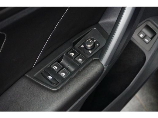 Volkswagen Tiguan 1.4 TSI 245PK DSG-6 eHybrid R-Line | NAVIGATIE | CAMERA | AUTO A. KLEP ActivLease financial lease