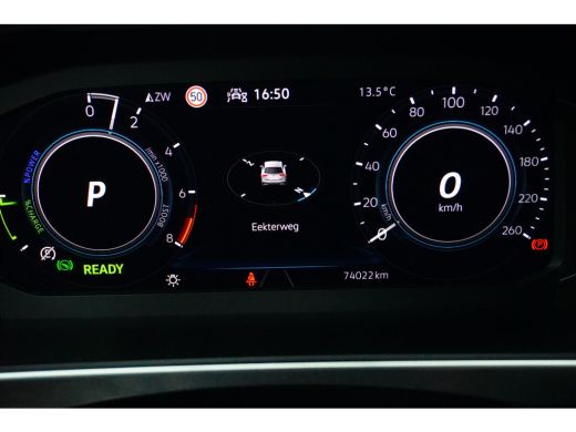 Volkswagen Tiguan 1.4 TSI 245PK DSG-6 eHybrid R-Line | NAVIGATIE | CAMERA | AUTO A. KLEP ActivLease financial lease