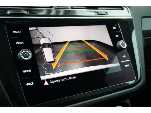 Volkswagen Tiguan 1.4 TSI 245PK DSG-6 eHybrid R-Line | NAVIGATIE | CAMERA | AUTO A. KLEP ActivLease financial lease