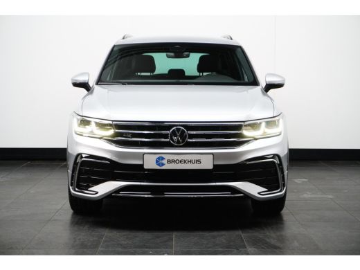 Volkswagen Tiguan 1.4 TSI 245PK DSG-6 eHybrid R-Line | NAVIGATIE | CAMERA | AUTO A. KLEP ActivLease financial lease