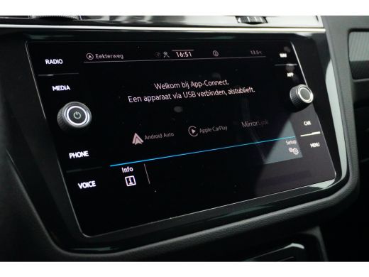 Volkswagen Tiguan 1.4 TSI 245PK DSG-6 eHybrid R-Line | NAVIGATIE | CAMERA | AUTO A. KLEP ActivLease financial lease