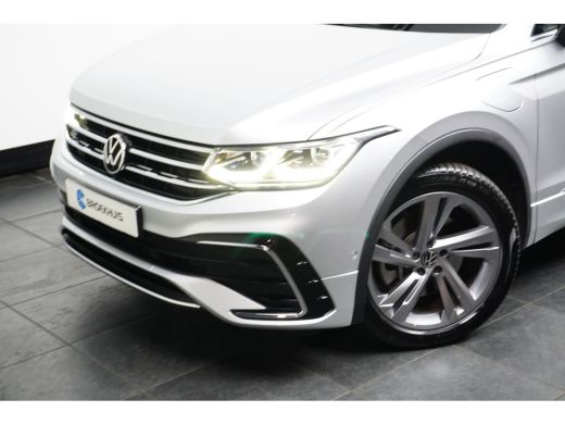 Volkswagen Tiguan 1.4 TSI 245PK DSG-6 eHybrid R-Line | NAVIGATIE | CAMERA | AUTO A. KLEP ActivLease financial lease