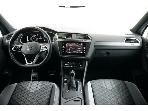 Volkswagen Tiguan 1.4 TSI 245PK DSG-6 eHybrid R-Line | NAVIGATIE | CAMERA | AUTO A. KLEP ActivLease financial lease