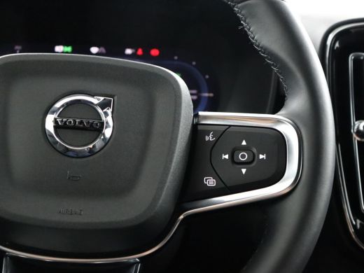Volvo  XC40 Core | 70Kwh | Warmtepomp | Stoelverwarming | Getint Glas | All Season Banden ActivLease financial lease