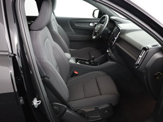 Volvo  XC40 Core | 70Kwh | Warmtepomp | Stoelverwarming | Getint Glas | All Season Banden ActivLease financial lease