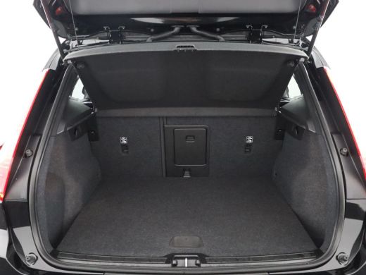 Volvo  XC40 Core | 70Kwh | Warmtepomp | Stoelverwarming | Getint Glas | All Season Banden ActivLease financial lease