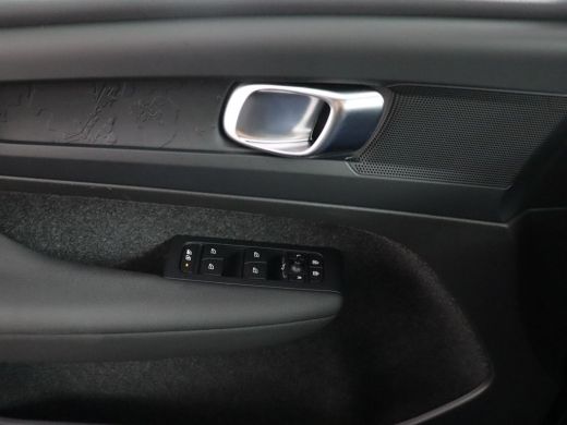 Volvo  XC40 Core | 70Kwh | Warmtepomp | Stoelverwarming | Getint Glas | All Season Banden ActivLease financial lease
