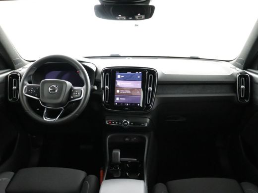 Volvo  XC40 Core | 70Kwh | Warmtepomp | Stoelverwarming | Getint Glas | All Season Banden ActivLease financial lease