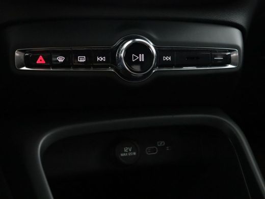 Volvo  XC40 Core | 70Kwh | Warmtepomp | Stoelverwarming | Getint Glas | All Season Banden ActivLease financial lease